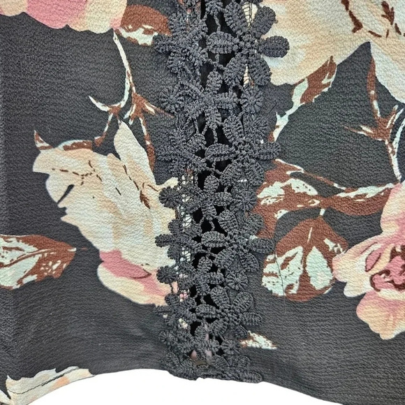 SHEIN Size L Black and Floral Tank Top with Lace Detail Straps and Plunge Neck - Picture 3 of 11